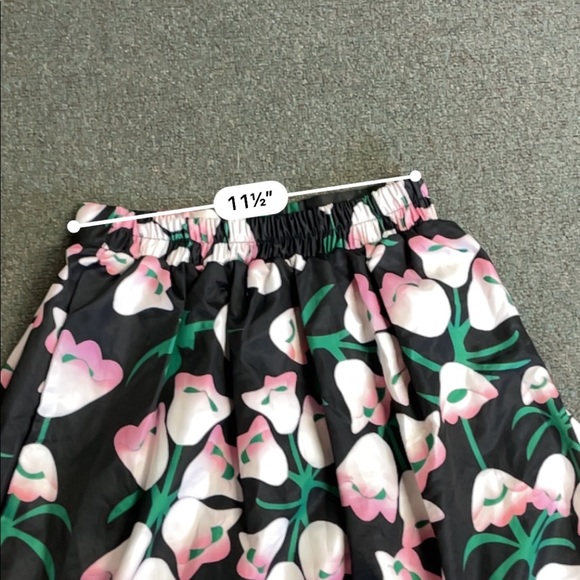 Rose’s skirt - Picture 4 of 5